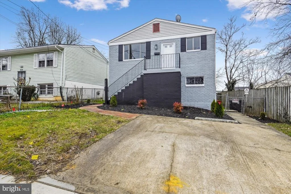 Photo of 610 IVYLEAF AVENUE