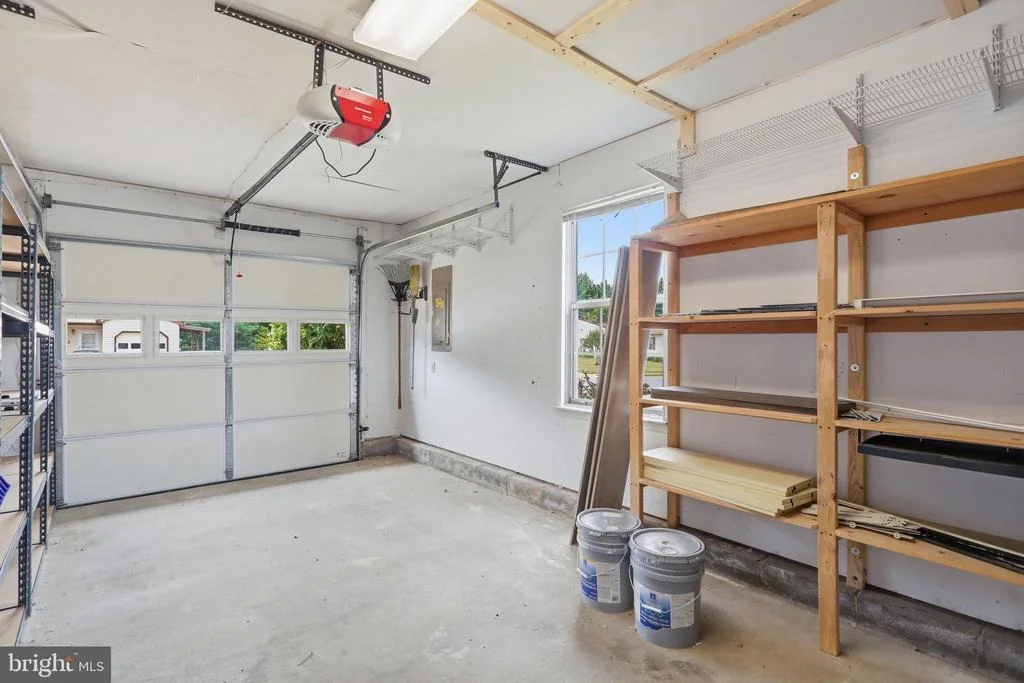 Photo of 5661 CRABAPPLE DRIVE