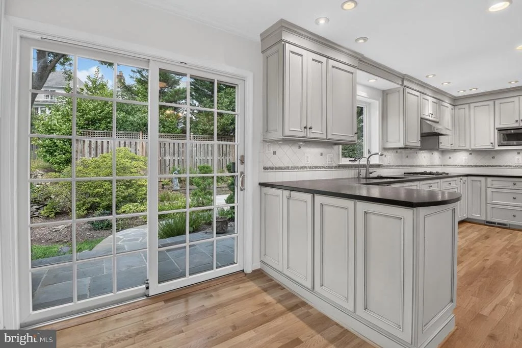 Photo of 6309 KENHOWE DRIVE
