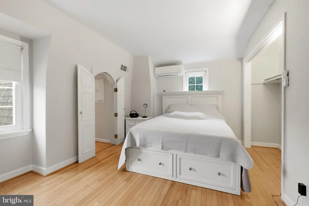 Photo of 3800 QUEEN MARY DRIVE