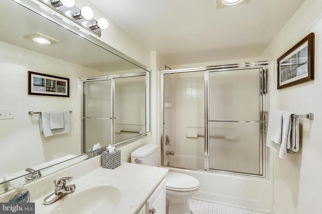 Photo of Unit 403 at 14801 PENNFIELD CIRCLE
