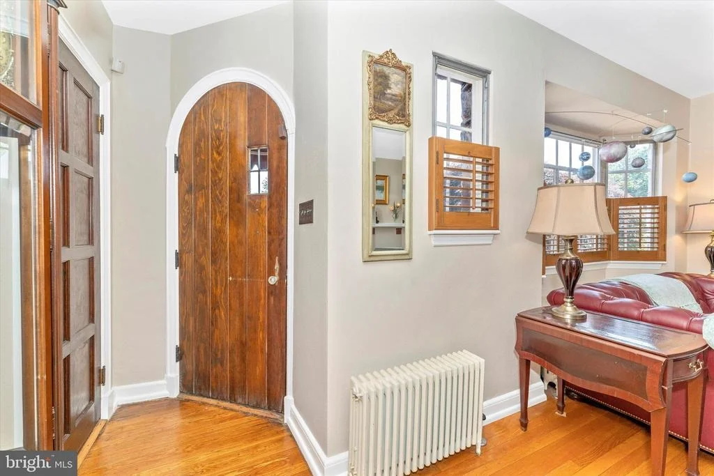 Photo of 402 W 2ND STREET
