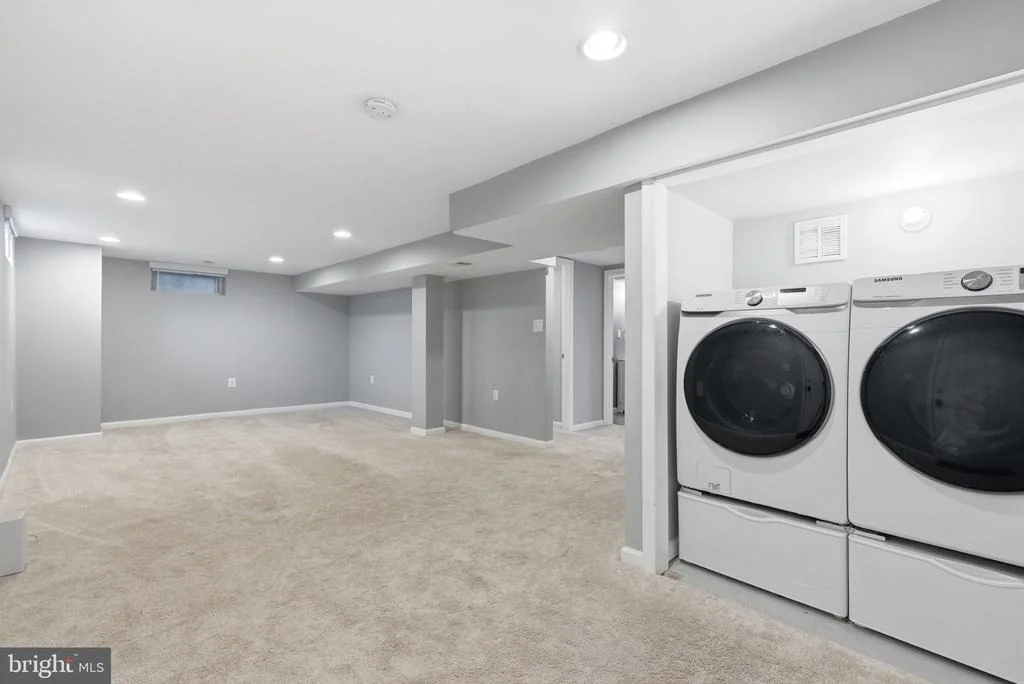 Photo of 6515 GATEWAY BOULEVARD