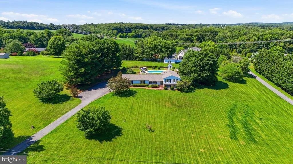 Photo of 3814 BOTELER ROAD