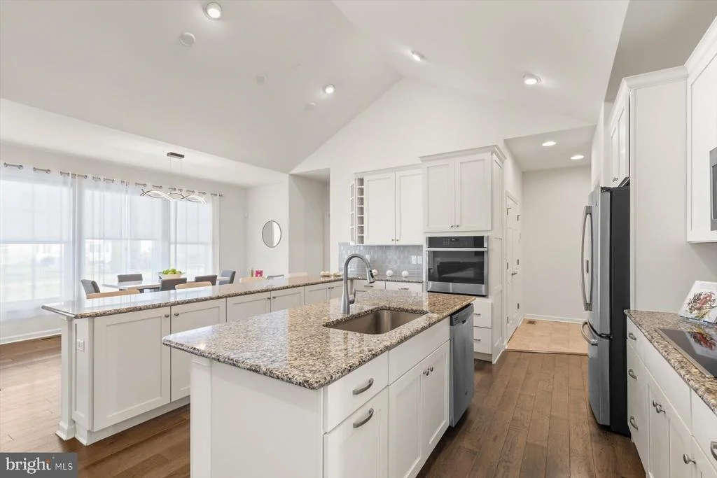 Photo of 24032 BENJAMIN HARRISON CIRCLE