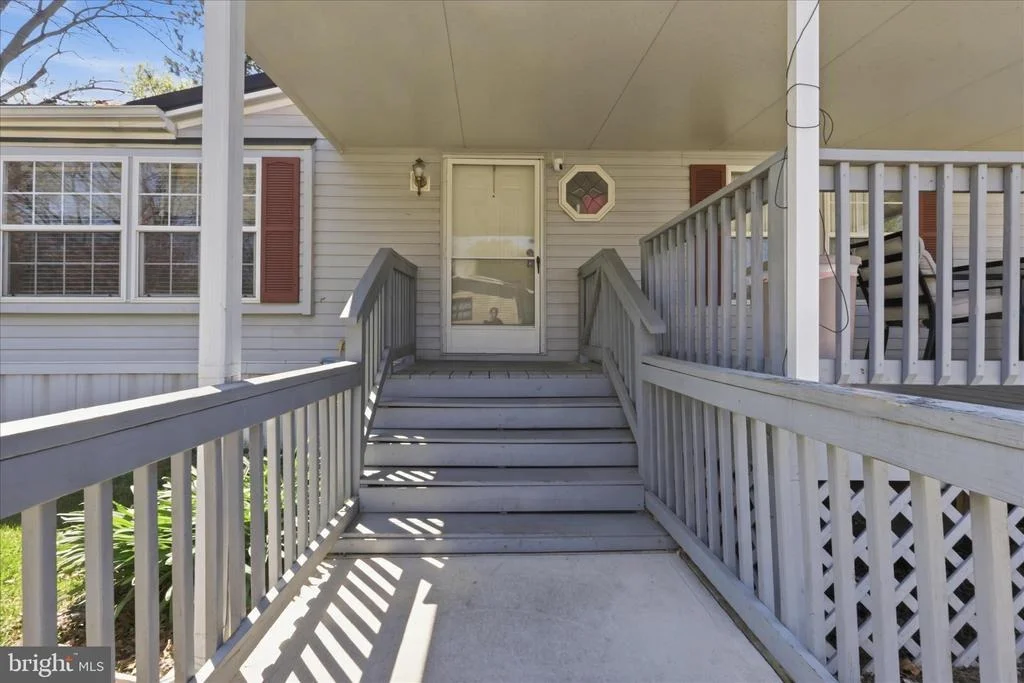 Photo of 11125 LAKESIDE DRIVE