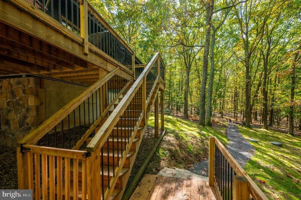 Photo of 106 LODGE CIRCLE