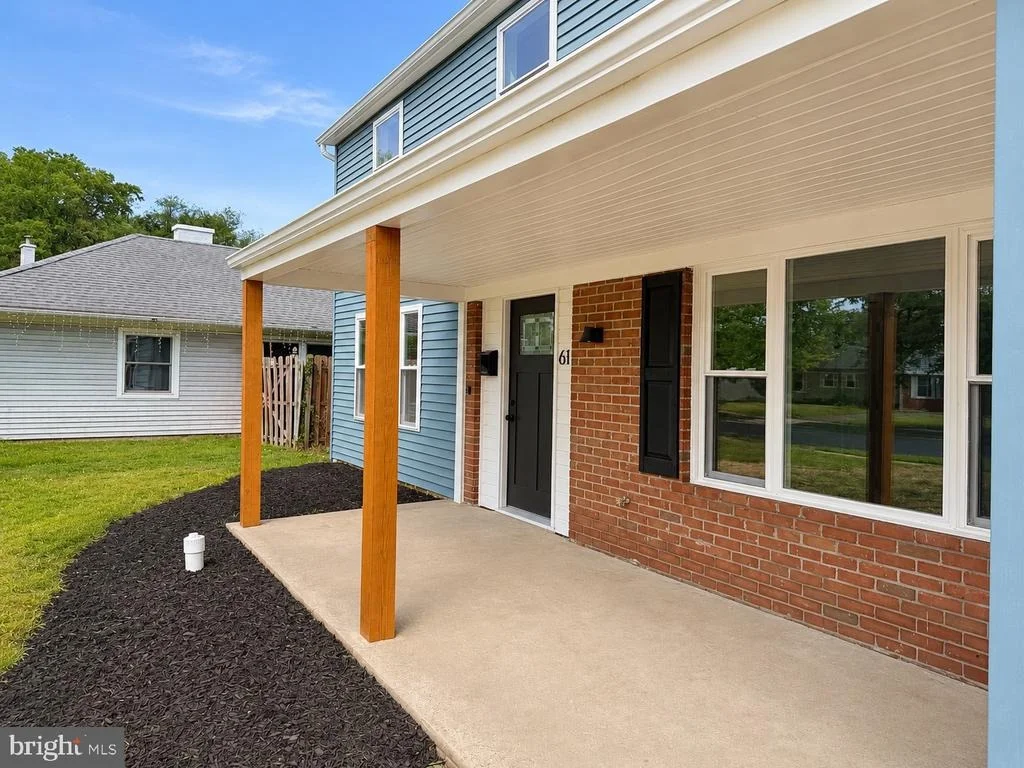 Photo of 61 PAGEANT LANE