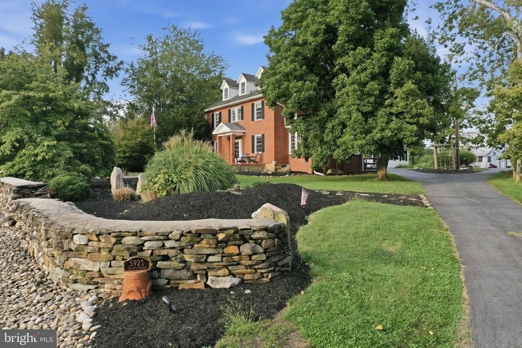 Photo of 5921 QUINN ROAD