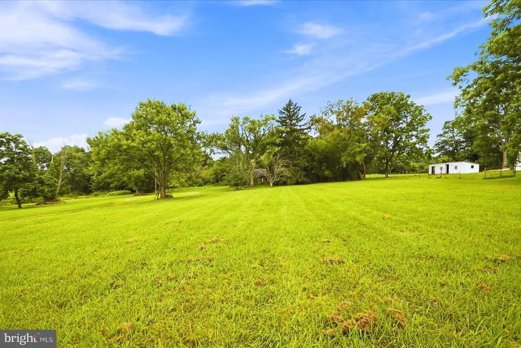 Photo of 5904 MUNCASTER MILL ROAD