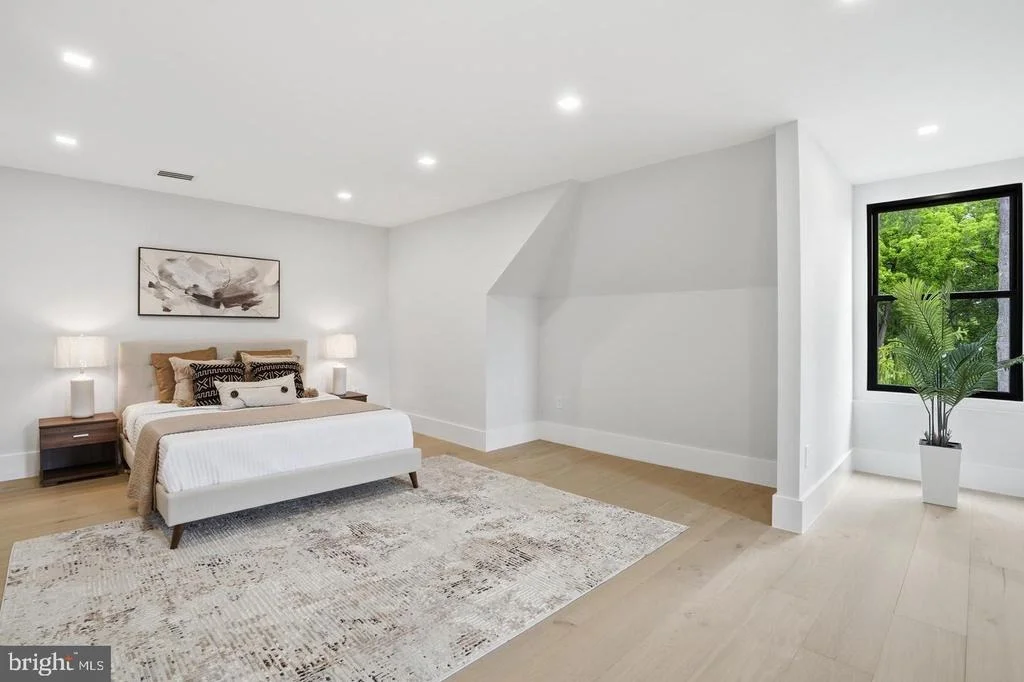 Photo of 1124 SAVILE LANE