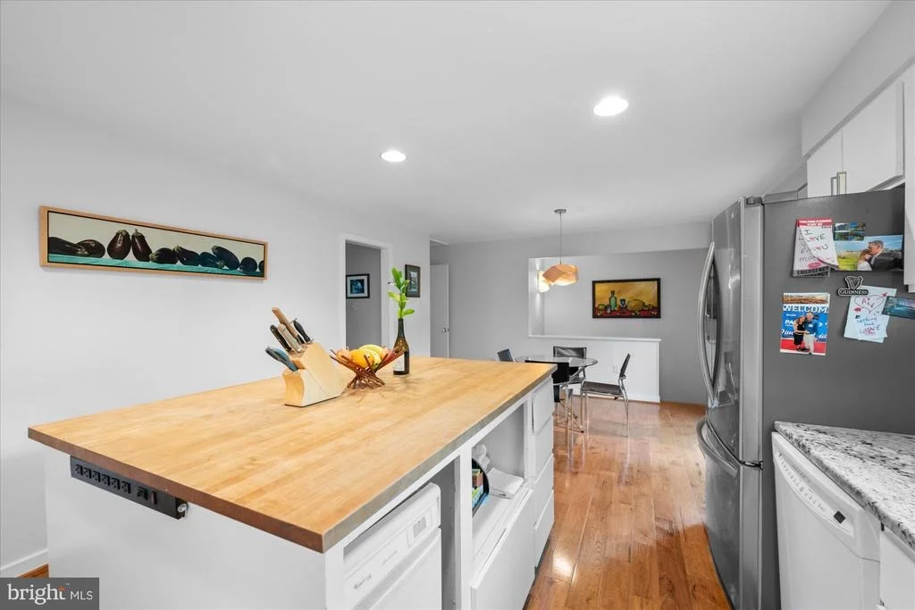 Photo of 6952 DUNCRAIG COURT