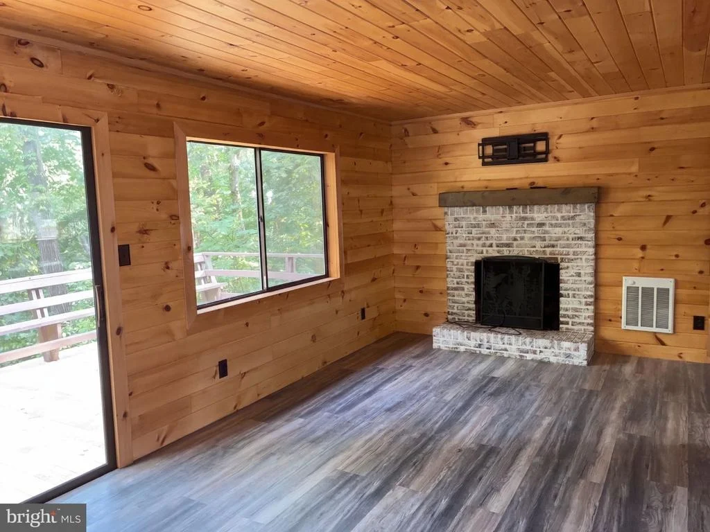 Photo of 816 HILLTOP LANE