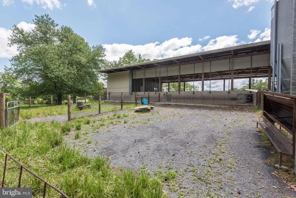 Photo of 16120 BARNESVILLE ROAD