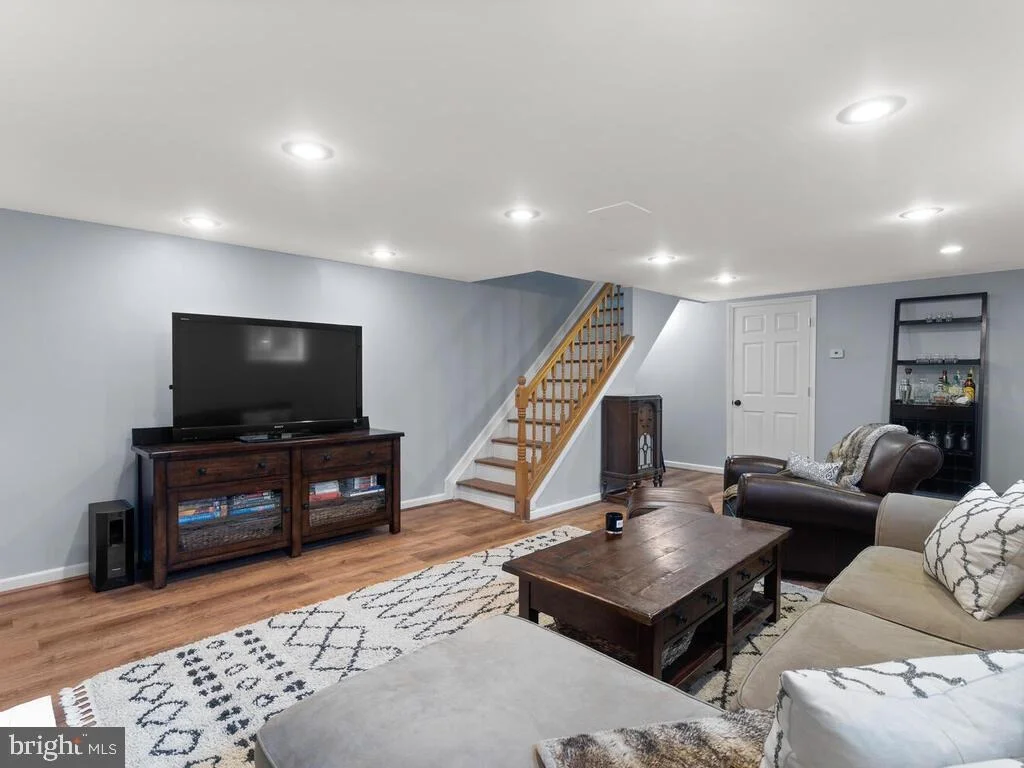 Photo of 7405 HILLTOP DRIVE