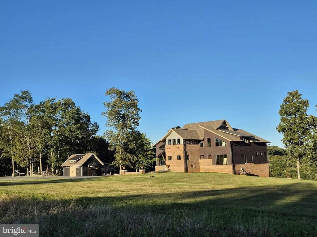 Photo of 415 NAZELROD ROAD