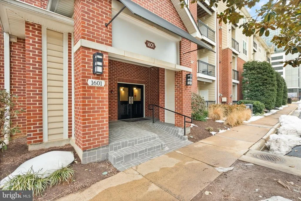 Photo of Unit 1116 at 1601 SPRING GATE DRIVE