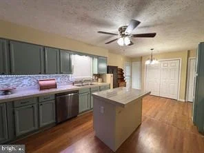 Photo of 440 BLUEBIRD WAY