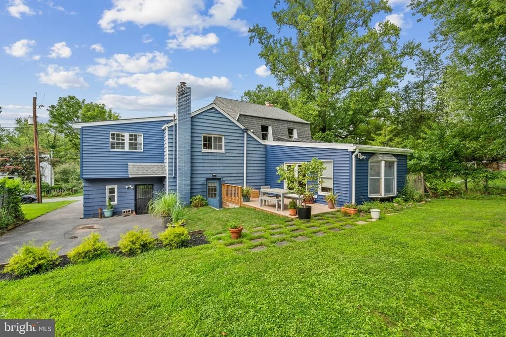 Photo of 213 PIPING ROCK DRIVE