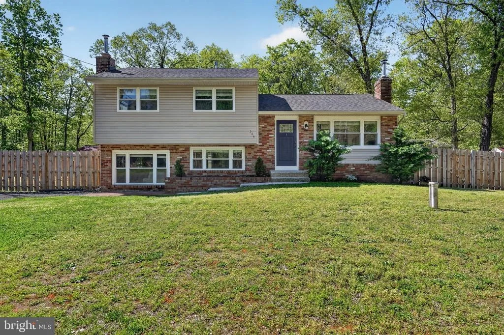 Photo of 206 MAPLE DRIVE