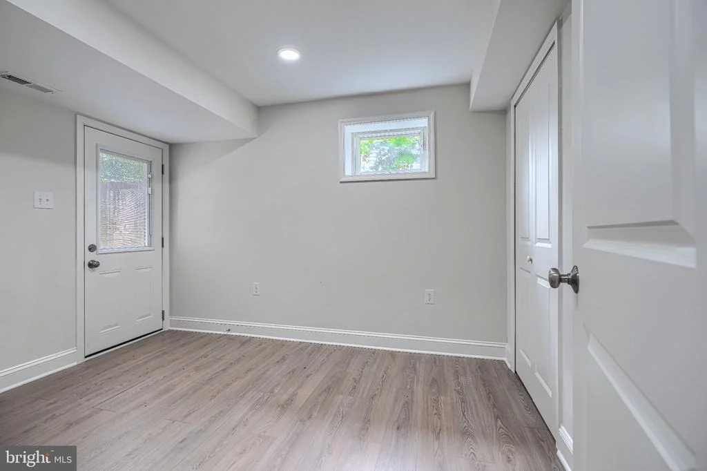 Photo of 11305 MAPLEVIEW DRIVE