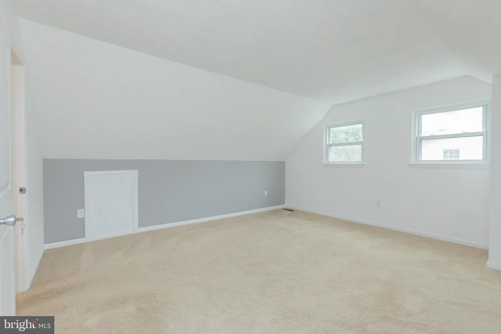 Photo of 706 UNIVERSITY DRIVE