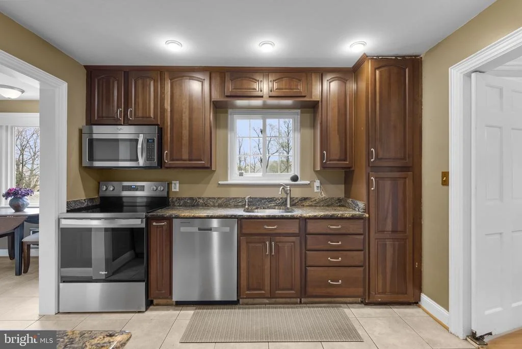Photo of 16510 BATCHELLORS FOREST ROAD