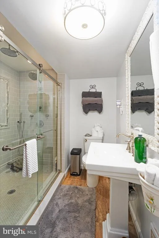 Photo of 2310 PUTNAM ROAD