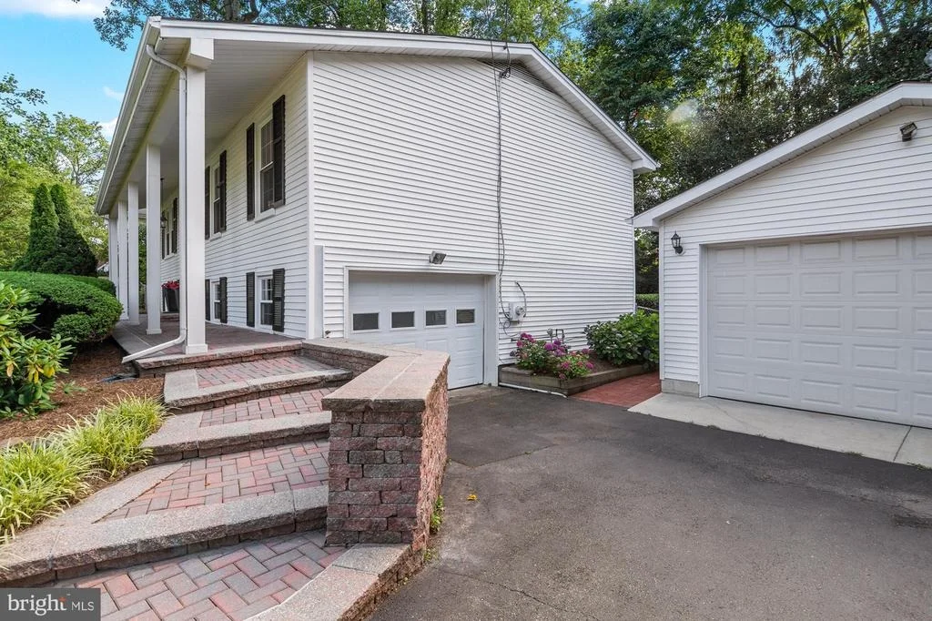 Photo of 1908 DULANEY PLACE