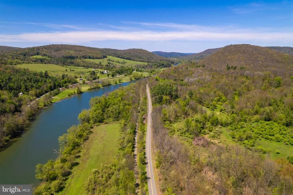 Photo of 007 STATE LINE ROAD