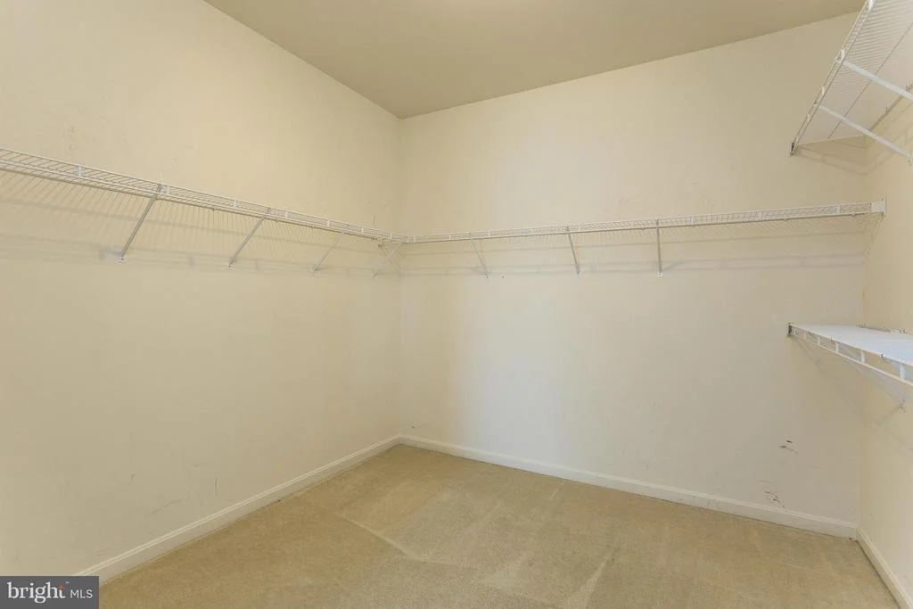Photo of 619 PINEVIEW COURT