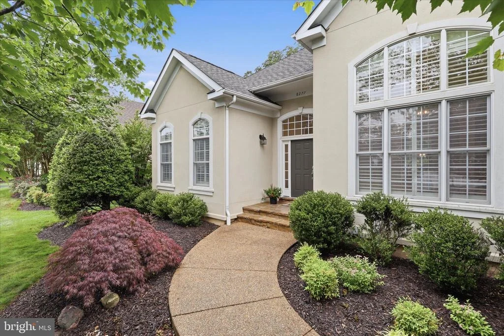 Photo of 8277 ROXBOROUGH LOOP