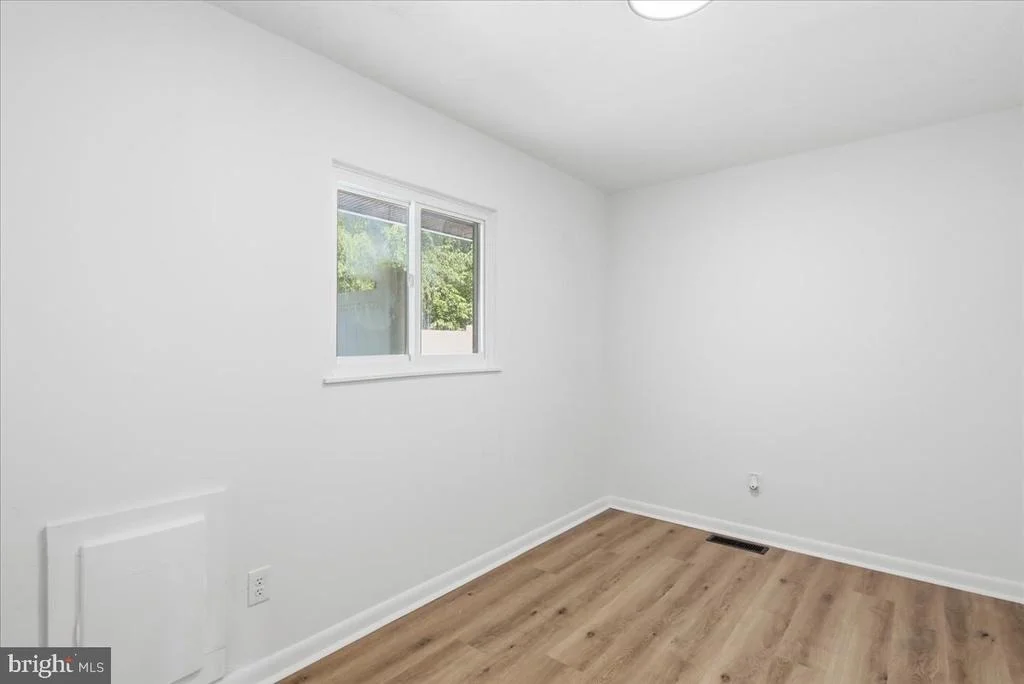 Photo of 1405 OUTER DRIVE