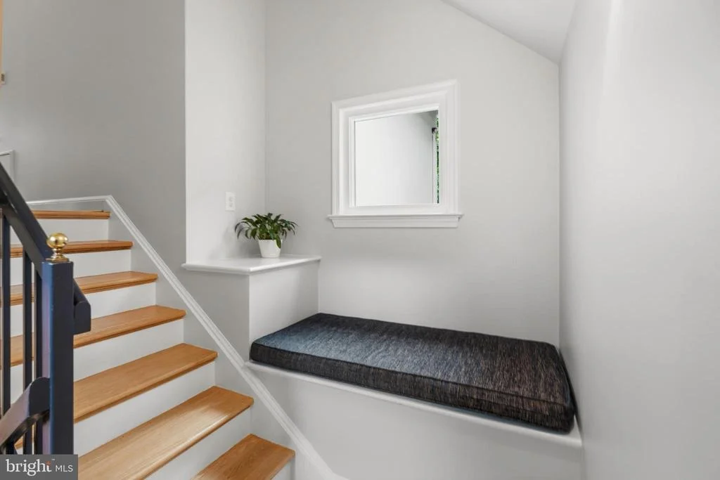 Photo of 7301 SUMMIT AVENUE