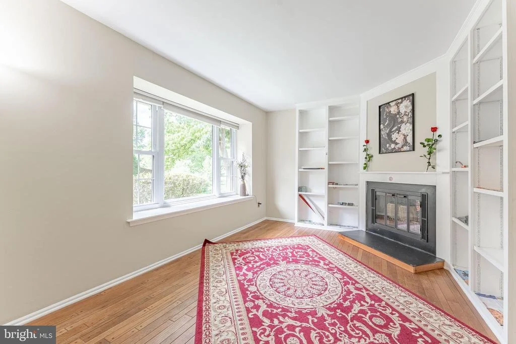 Photo of 11 CHATEAU CIRCLE