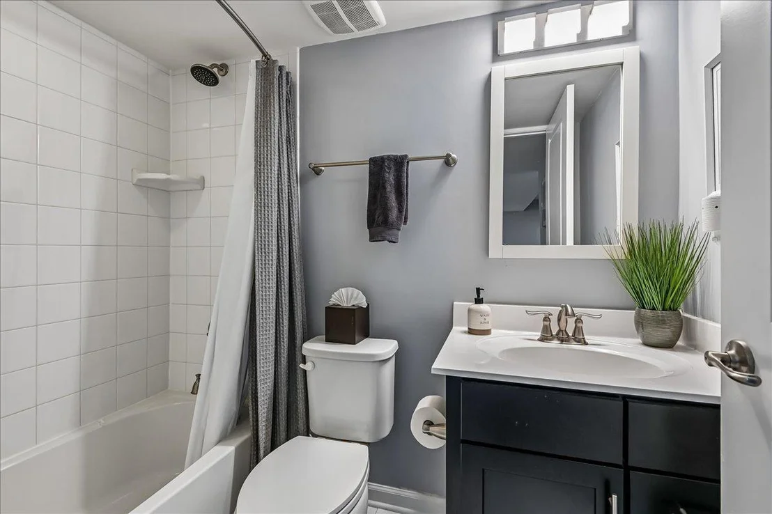 Photo of 8124 MEADOWGATE CIRCLE
