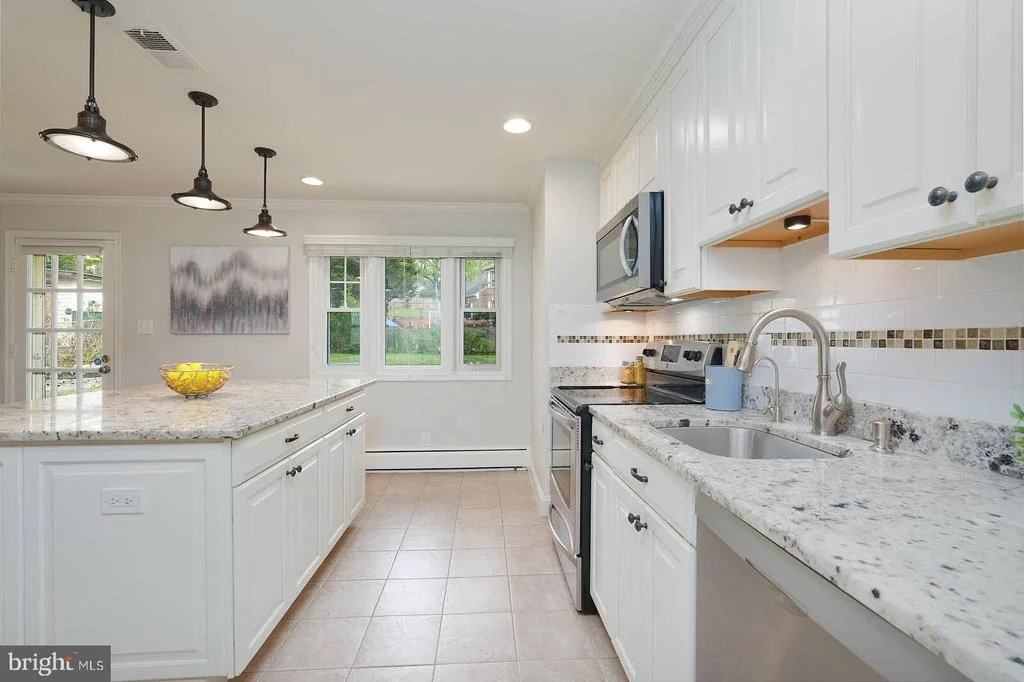 Photo of 1635 DINNEEN DRIVE
