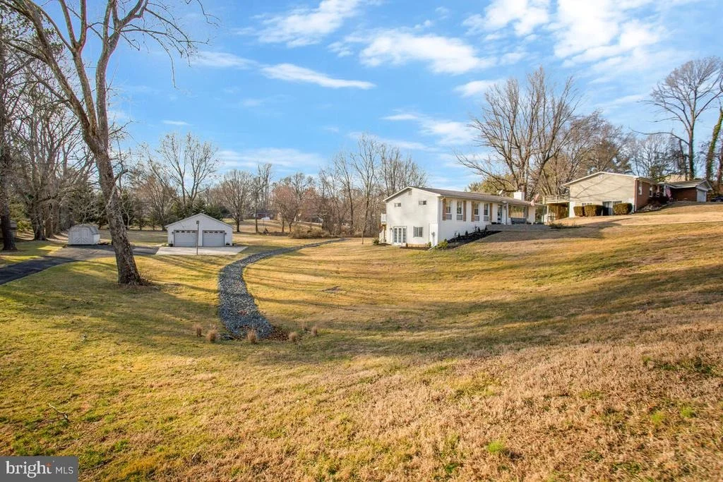 Photo of 11216 LAKEVIEW DRIVE