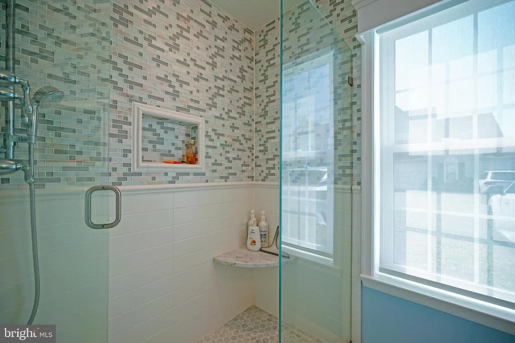 Photo of 8 CAROLINE LANE