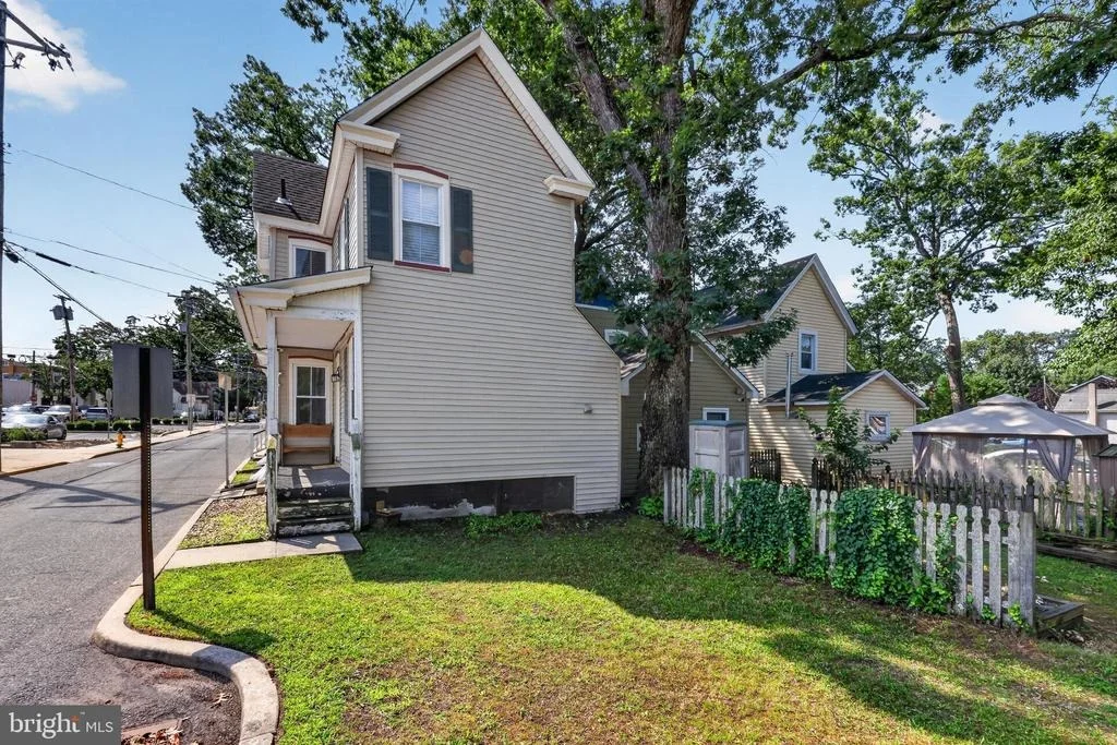 Photo of 102 1ST AVENUE