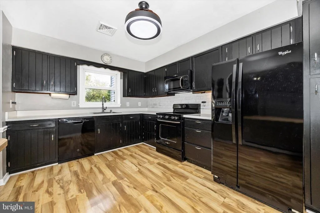 Photo of 3905 SUGARLOAF DRIVE