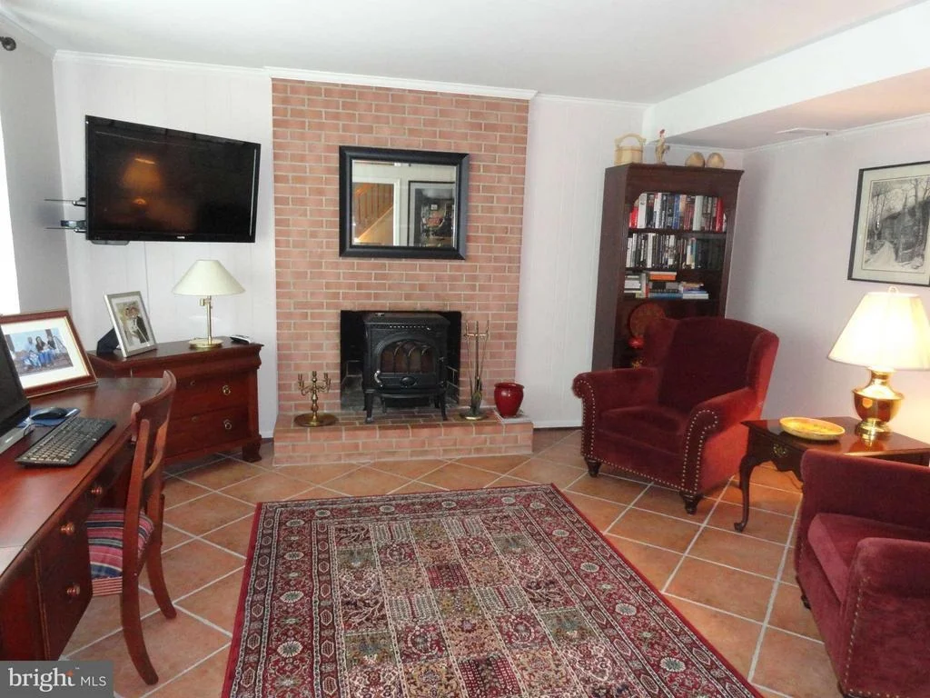 Photo of 7125 THRASHER ROAD