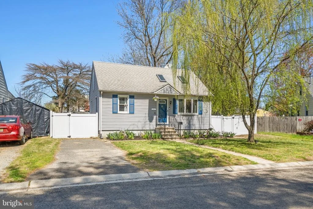 Photo of 171 FAIRFAX DRIVE