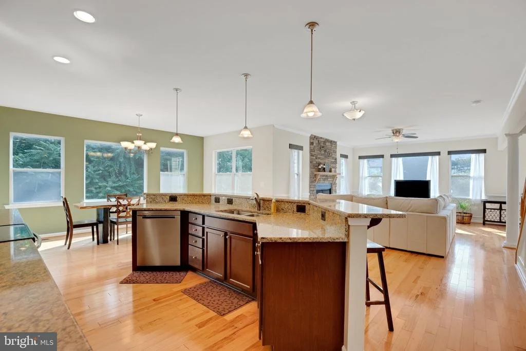 Photo of 2058 BAYTHORNE ROAD