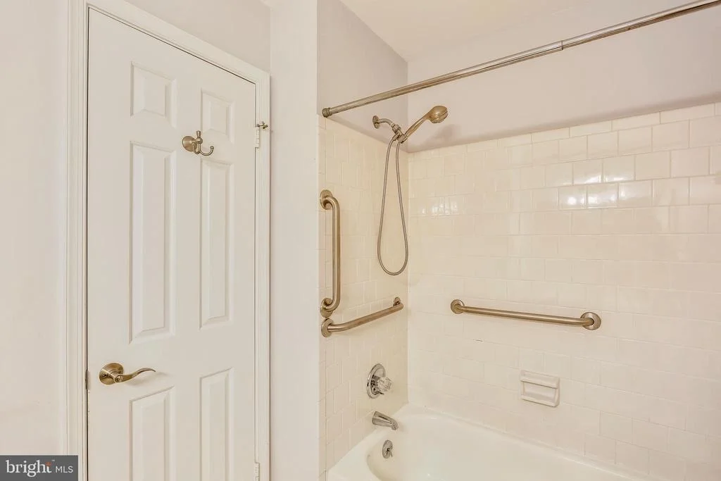 Photo of 15209 DONNA DRIVE