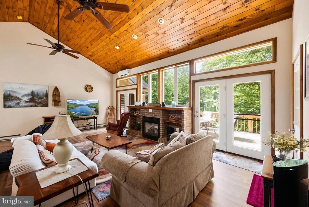 Photo of 365 PINNACLE DRIVE