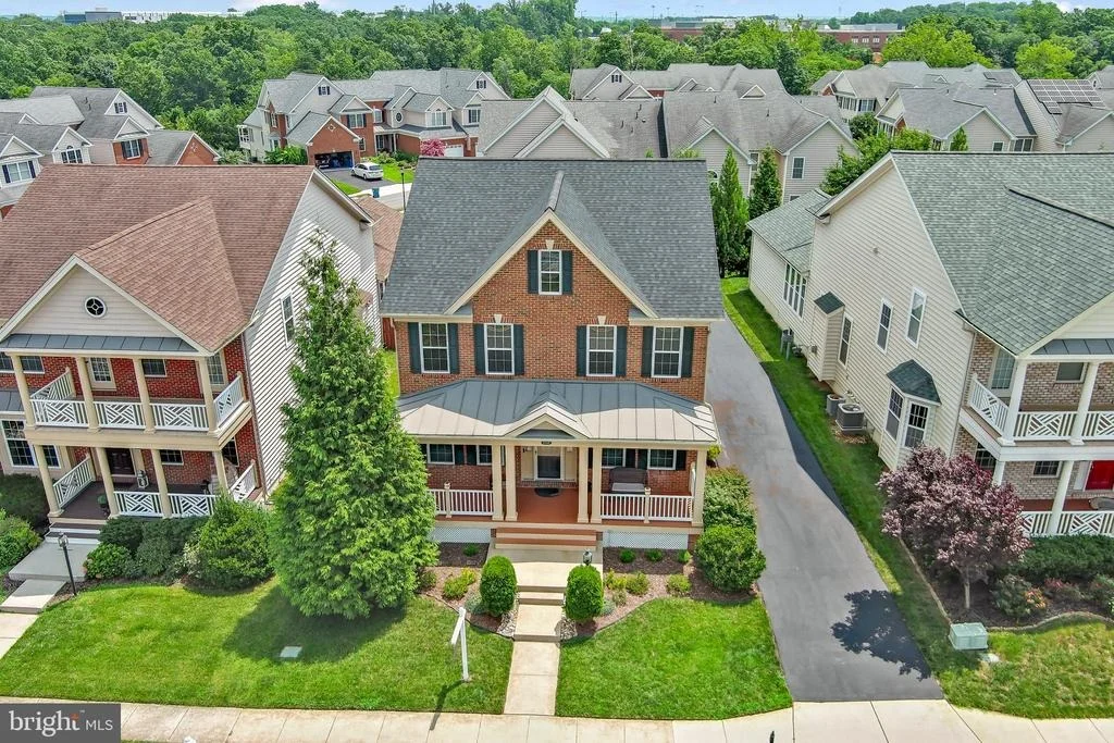 Photo of 43245 BARNSTEAD DRIVE