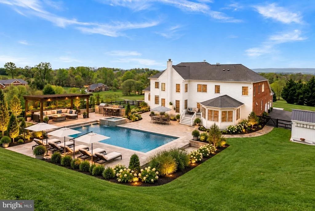 Photo of 15064 BARLOW DRIVE
