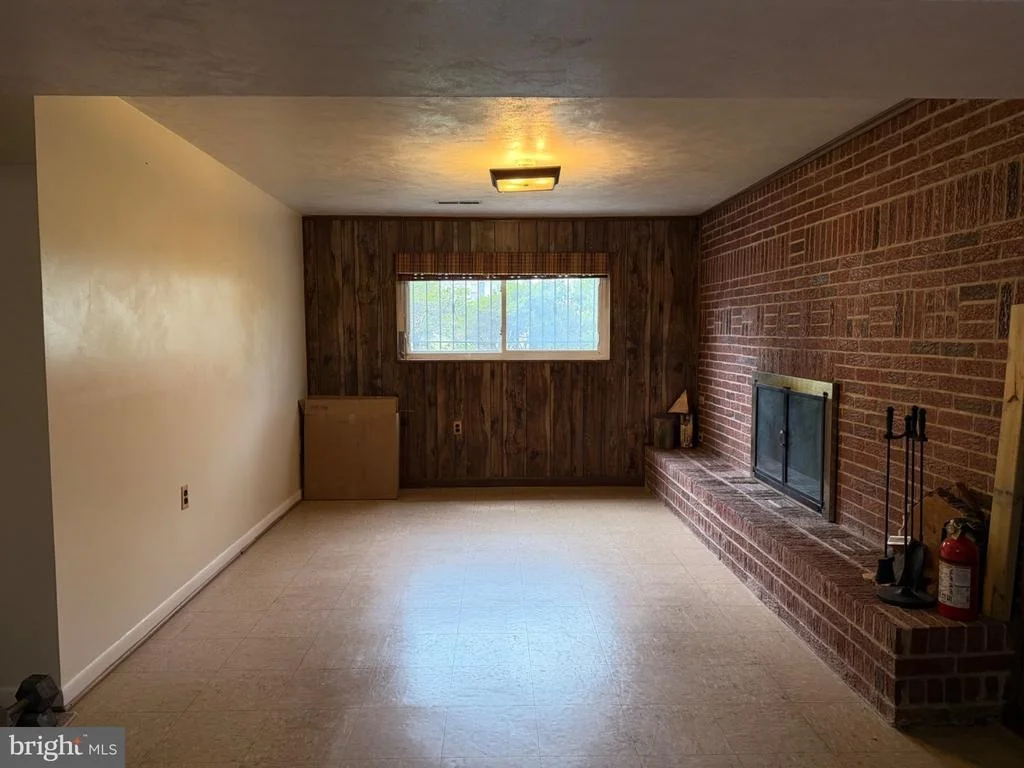 Photo of 6911 CANYON DRIVE