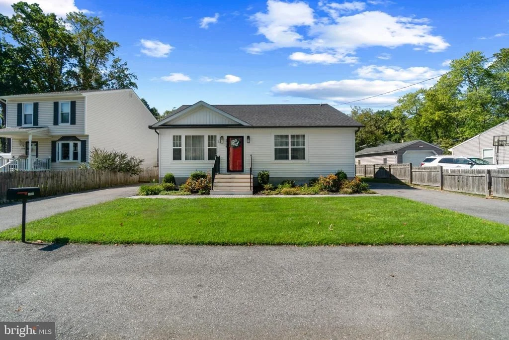 Photo of 1724 TACOMA ROAD